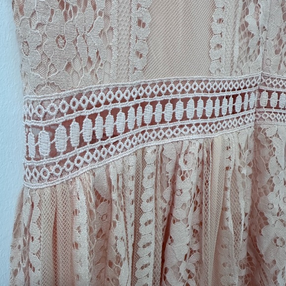 Amazon Elegant Pink Lace Dress - Picture 7 of 9
